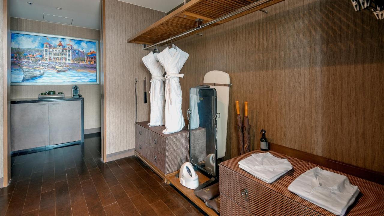 فندق أورينتال كوبه المظهر الخارجي الصورة A steam shower in a hotel