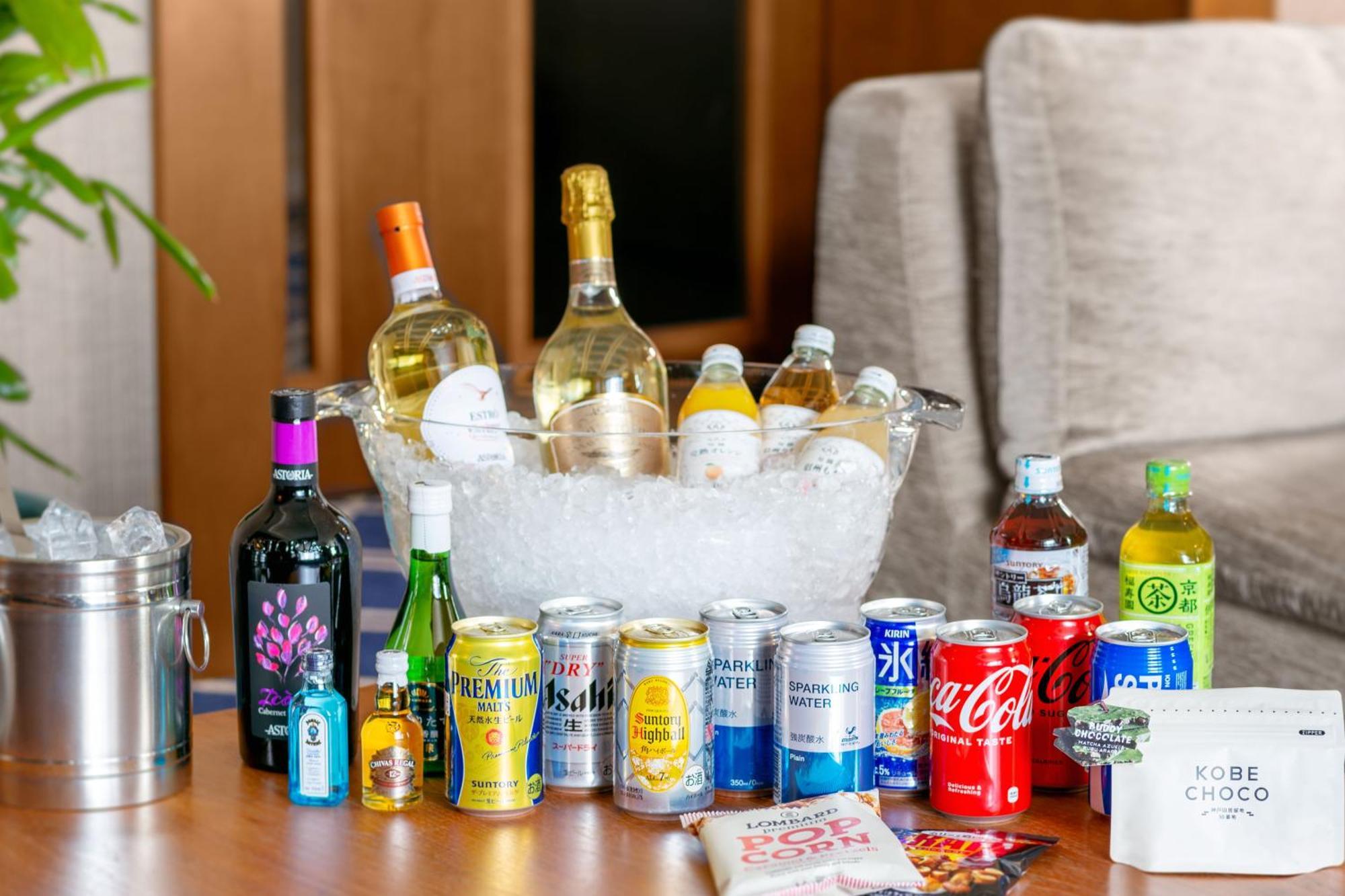فندق أورينتال كوبه الغرفة الصورة A selection of soft drinks