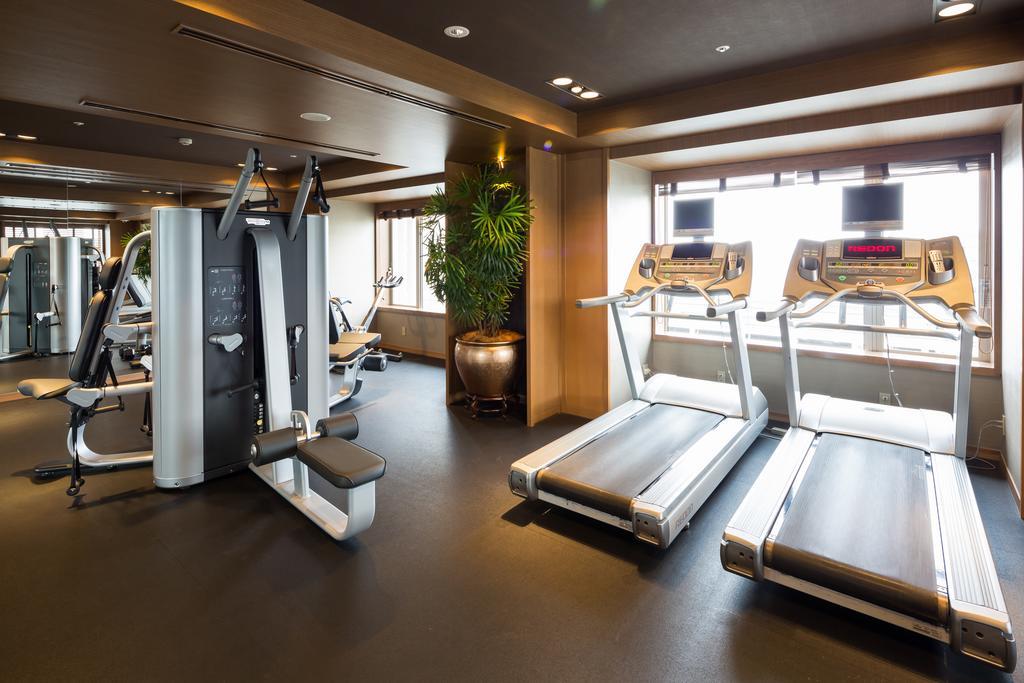 فندق أورينتال كوبه المظهر الخارجي الصورة The gym at the hotel